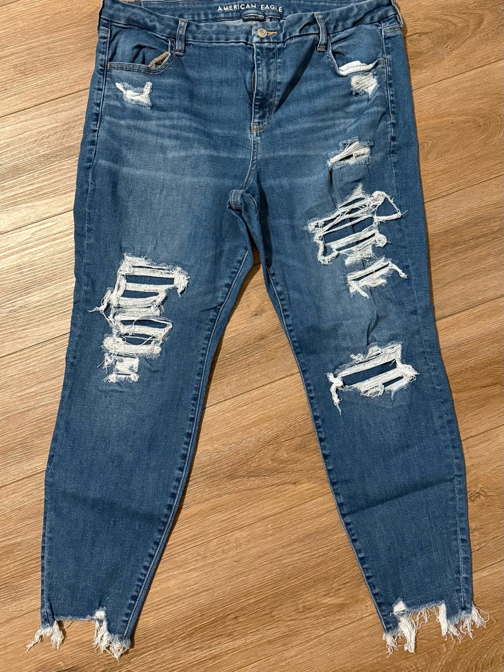 American Eagle Outfitters Women’s Distressed Dark Blue Skinny Jeans